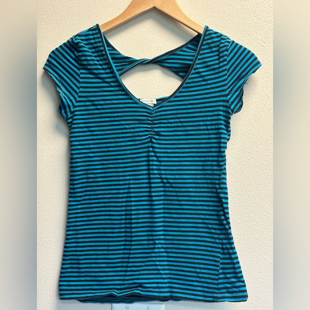 🎉 3 for $20🎉 Maurice’s Size S Shirt